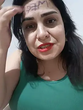 Snapshot of aydannn01 chatting on October 5, 2025, 8:29 pm aydannn01 online show from October 5, 2025, 8:29 pm