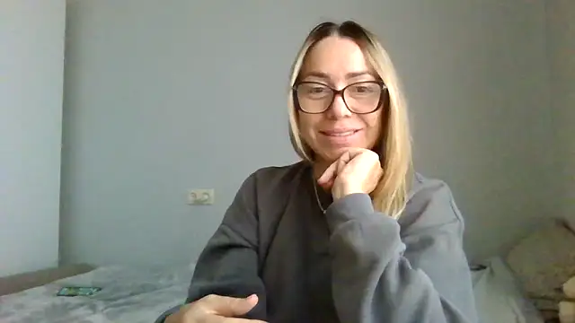 Snapshot of Kinky21 chatting on October 8, 2025, 9:40 am Kinky21 online show from October 8, 2025, 9:40 am