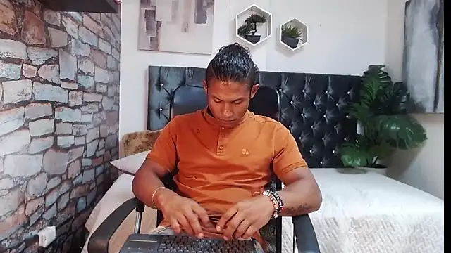 Snapshot of casike1 chatting on October 14, 2025, 12:11 am casike1 online show from October 14, 2025, 12:11 am