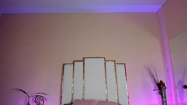 Snapshot of AnnaSwift_ chatting on November 8, 2025, 4:01 am AnnaSwift online show from November 8, 2025, 4:01 am