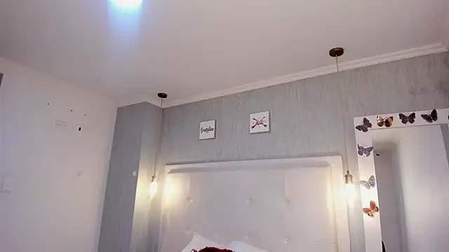 Snapshot of is_a_bell chatting on November 17, 2025, 1:39 pm is a bell online show from November 17, 2025, 1:39 pm