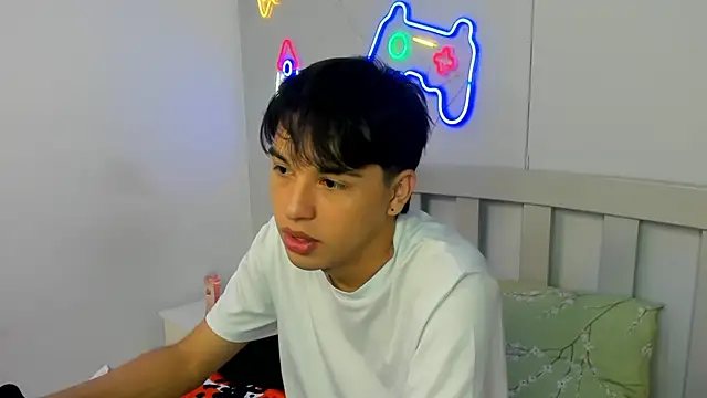 Snapshot of StiwenTwink chatting on October 12, 2025, 2:16 pm StiwenTwink online show from October 12, 2025, 2:16 pm