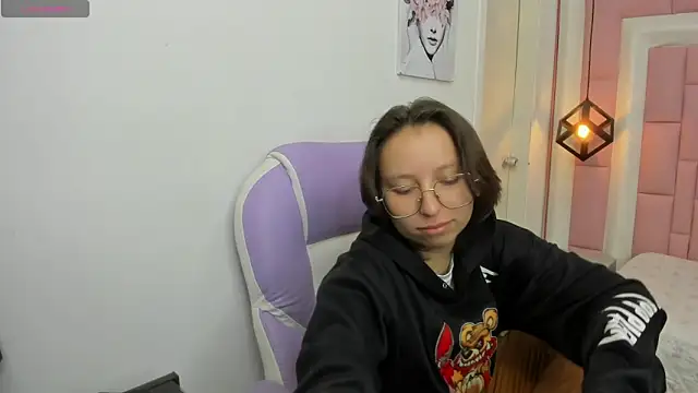 Klaret Toy online show from April 16, 2026, 1:23 pm