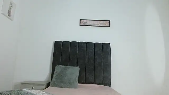 ManuelaDelgado online show from October 26, 2025, 11:09 pm