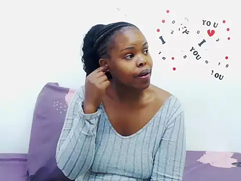 Snapshot of XYummyDoll32 chatting on October 13, 2025, 4:45 am XYummyDoll32 online show from October 13, 2025, 4:45 am