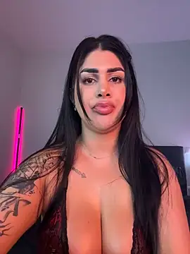 Niinarosee online show from June 25, 2026, 11:53 pm