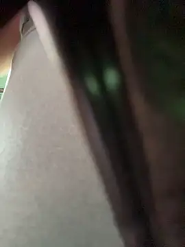 SaraMistick online show from December 5, 2025, 3:52 pm