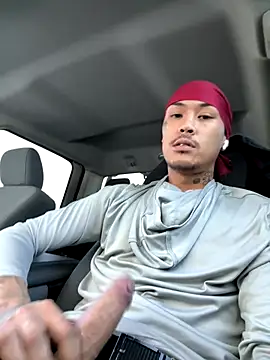 Snapshot of Loadedeggs chatting on October 21, 2025, 5:24 pm Loadedeggs online show from October 21, 2025, 5:24 pm