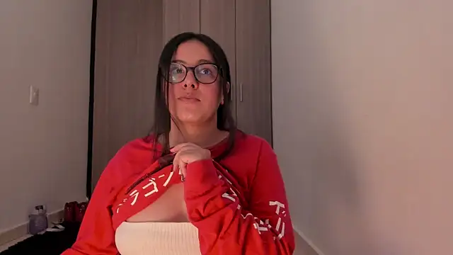 Snapshot of Venus_cat_ chatting on October 11, 2025, 9:02 pm Venus cat online show from October 11, 2025, 9:02 pm