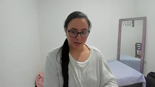 Snapshot of Venus_cat_ chatting on October 16, 2025, 9:38 pm Venus cat online show from October 16, 2025, 9:38 pm