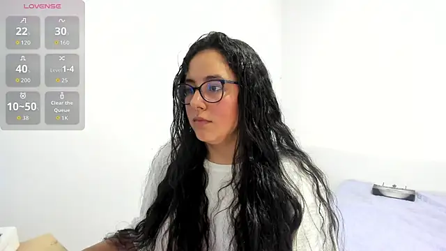 Snapshot of Venus_cat_ chatting on October 30, 2025, 8:31 pm Venus cat online show from October 30, 2025, 8:31 pm