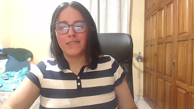 Venus cat  online show from March 10, 2026, 4:06 am