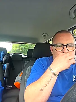 hot-brabo online show from October 3, 2025, 2:47 pm