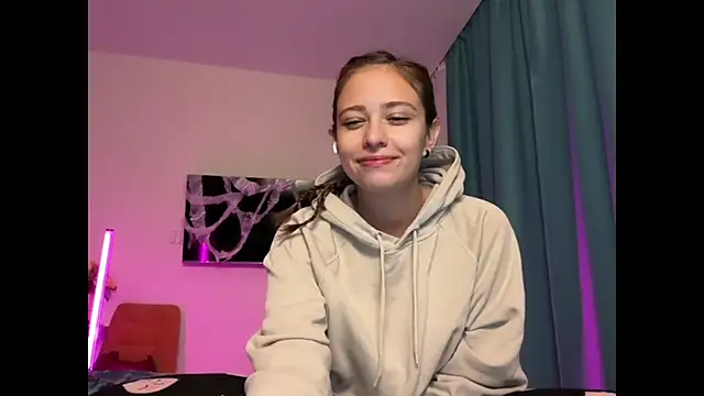 erikaa miuu online show from October 25, 2025, 5:08 pm