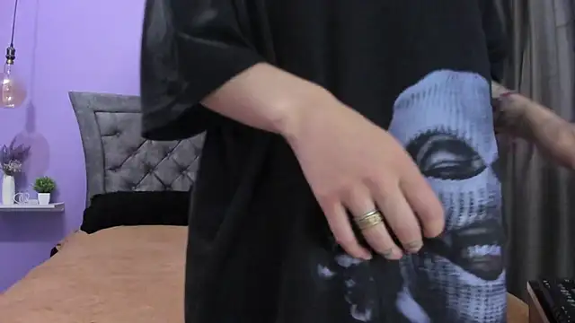 Snapshot of aliss_tb chatting on October 7, 2025, 12:35 pm aliss tb online show from October 7, 2025, 12:35 pm