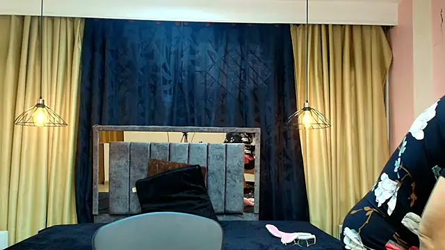 Snapshot of scarlet_milf_ chatting on November 15, 2025, 7:32 pm scarlet milf online show from November 15, 2025, 7:32 pm