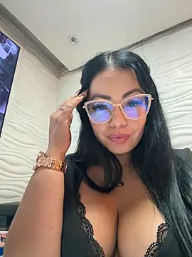 Snapshot of Aurora-Hernandez chatting on October 7, 2025, 3:25 am Aurora-Hernandez online show from October 7, 2025, 3:25 am