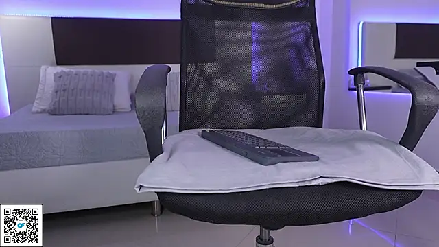 DanteeStone online show from April 14, 2026, 8:15 pm