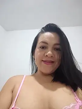 Snapshot of LindaSalo33 chatting on October 3, 2025, 3:14 am LindaSalo33 online show from October 3, 2025, 3:14 am