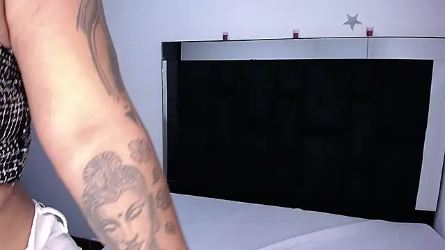 CataleyaMoonroe online show from October 3, 2025, 4:15 pm