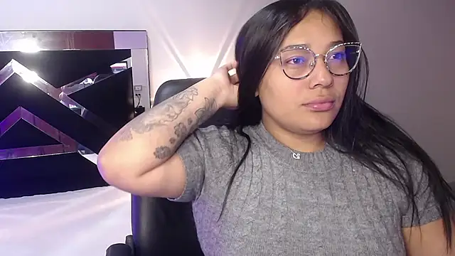 CataleyaMoonroe online show from October 8, 2025, 3:20 pm