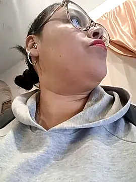 Italia 12 online show from October 6, 2025, 9:34 pm