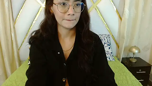 Snapshot of Ariadna_Wells chatting on November 24, 2025, 2:06 pm Ariadna Wells online show from November 24, 2025, 2:06 pm