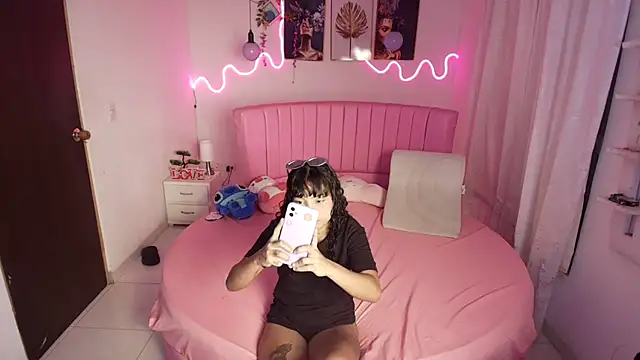 Sheyla vegas online show from October 22, 2025, 3:40 am