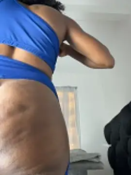 Snapshot of MerliaSsomer chatting on November 3, 2025, 12:28 pm MerliaSsomer online show from November 3, 2025, 12:28 pm