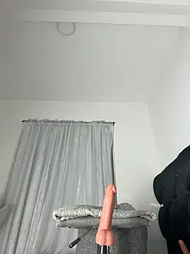 Snapshot of MerliaSsomer chatting on November 17, 2025, 12:22 pm MerliaSsomer online show from November 17, 2025, 12:22 pm