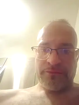 Curious9884 online show from April 15, 2026, 6:37 pm