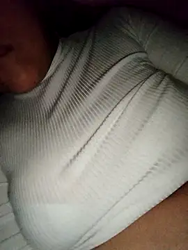 madeelinee online show from October 2, 2025, 5:25 am