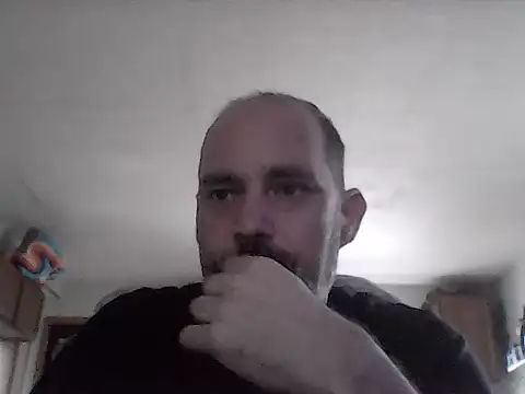 crazyheratic8 online show from April 4, 2026, 1:52 pm