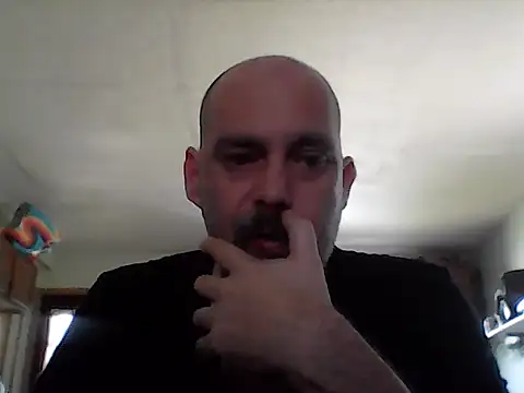 crazyheratic8 online show from May 4, 2026, 7:21 pm