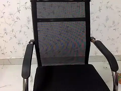 Snapshot of shiny-krisha chatting on October 6, 2025, 4:54 am shiny-krisha online show from October 6, 2025, 4:54 am