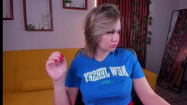 Snapshot of AriaEven chatting on October 6, 2025, 10:23 am AriaEven online show from October 6, 2025, 10:23 am