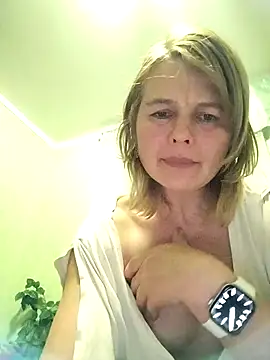 Masha412111 online show from December 2, 2025, 8:59 pm