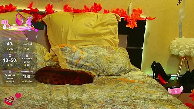 Snapshot of EmilyWhispers chatting on November 5, 2025, 7:36 pm EmilyWhispers online show from November 5, 2025, 7:36 pm