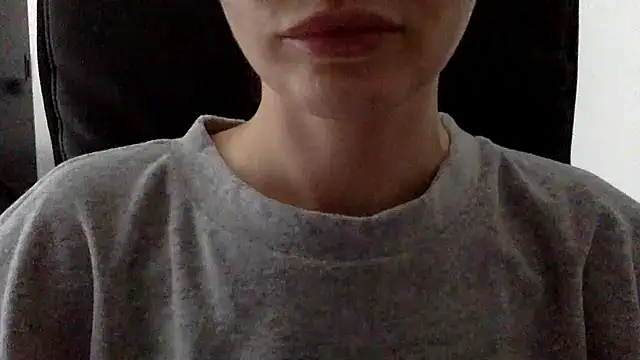Snapshot of KyleeSilkk chatting on October 2, 2025, 9:38 am KyleeSilkk online show from October 2, 2025, 9:38 am