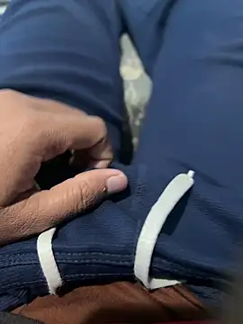 Snapshot of CoupleSatified chatting on November 13, 2025, 11:20 am CoupleSatified online show from November 13, 2025, 11:20 am