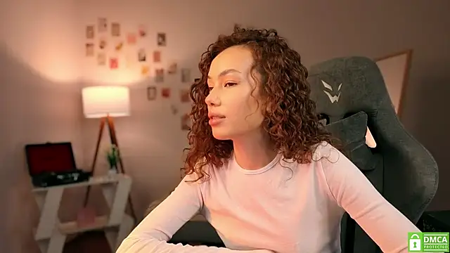 Snapshot of branchwithflowerss chatting on October 10, 2025, 11:53 am branchwithflowerss online show from October 10, 2025, 11:53 am