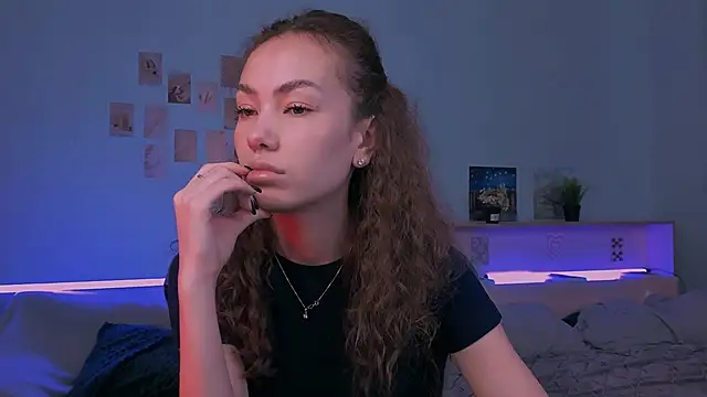 Snapshot of branchwithflowerss chatting on November 15, 2025, 6:44 am branchwithflowerss online show from November 15, 2025, 6:44 am