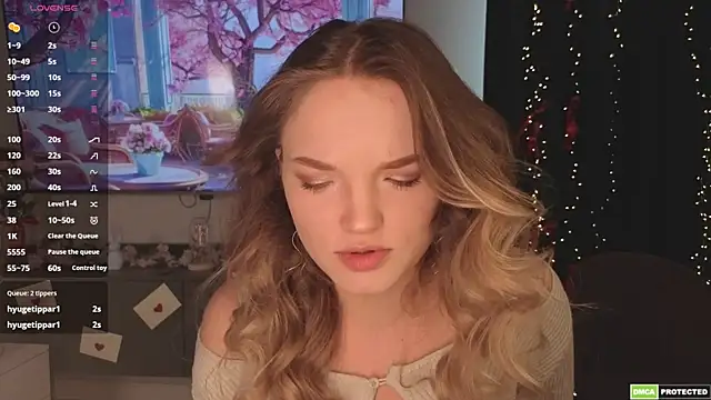 JulieLupo online show from April 7, 2026, 6:47 am