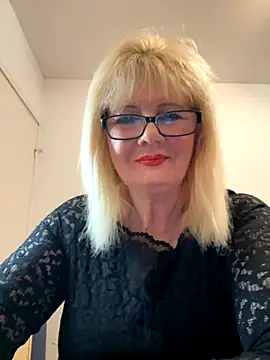 BoloshkaBlonda online show from October 10, 2025, 6:51 pm