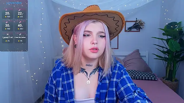 Snapshot of Shad0wPurr chatting on October 11, 2025, 10:36 am Shad0wPurr online show from October 11, 2025, 10:36 am