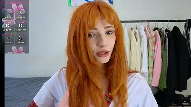 Snapshot of FoxyVeil chatting on October 3, 2025, 9:39 am FoxyVeil online show from October 3, 2025, 9:39 am