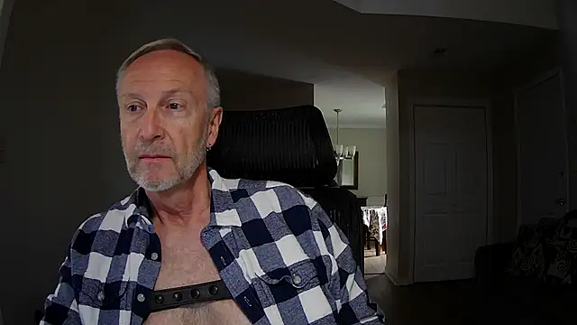 Snapshot of ApolloThrust chatting on October 12, 2025, 6:18 pm ApolloThrust online show from October 12, 2025, 6:18 pm