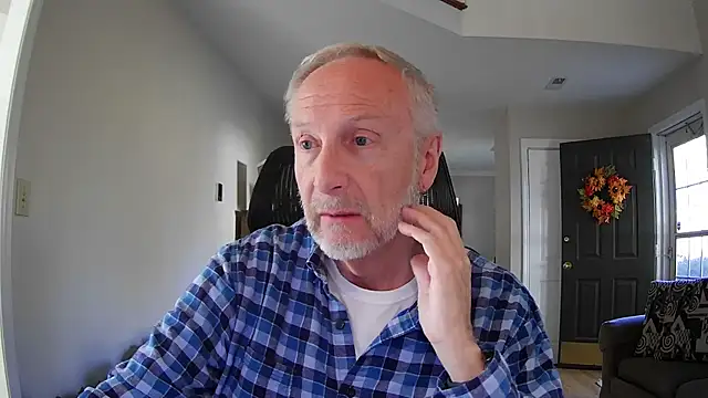 Snapshot of ApolloThrust chatting on October 24, 2025, 9:22 pm ApolloThrust online show from October 24, 2025, 9:22 pm