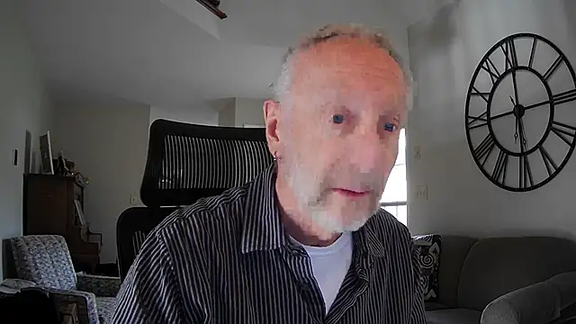 Snapshot of ApolloThrust chatting on October 25, 2025, 8:25 pm ApolloThrust online show from October 25, 2025, 8:25 pm