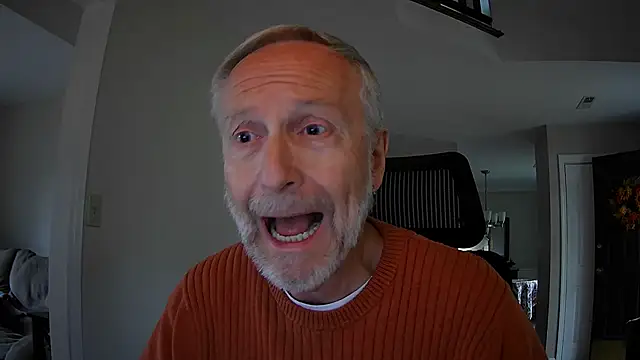 Snapshot of ApolloThrust chatting on October 29, 2025, 2:41 pm ApolloThrust online show from October 29, 2025, 2:41 pm